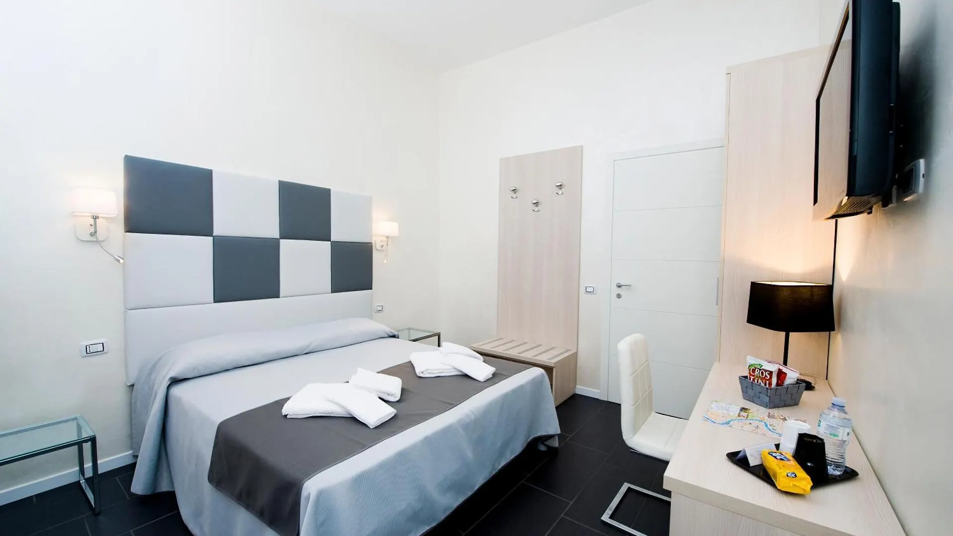Guest house Grey&White
