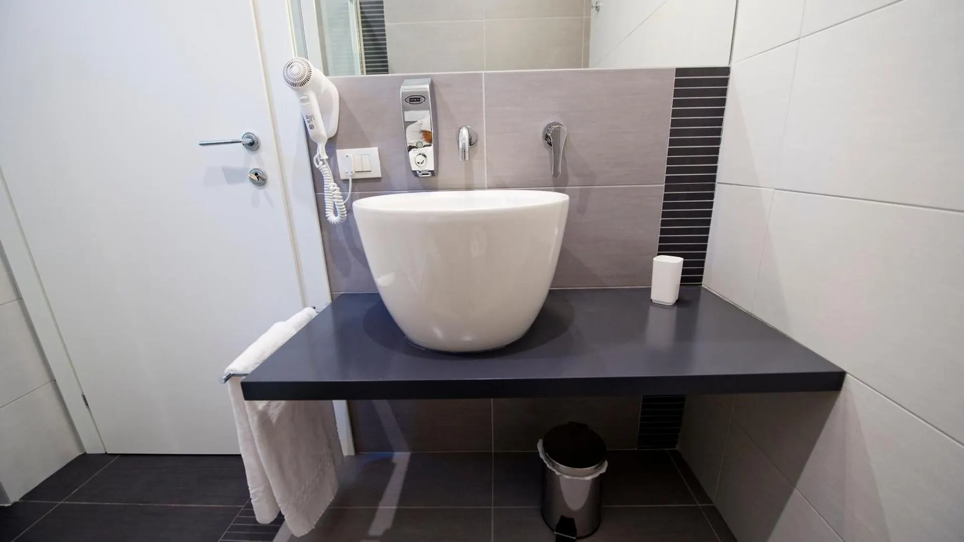 Grey&White Guest house Rome