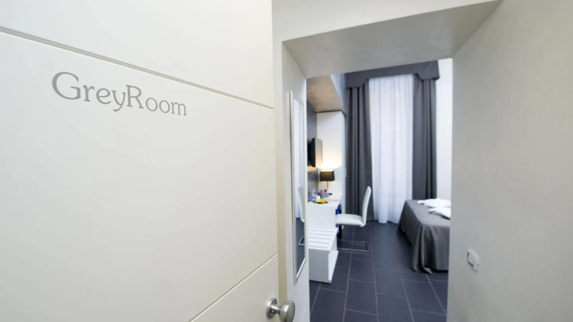 Guest house Grey&White